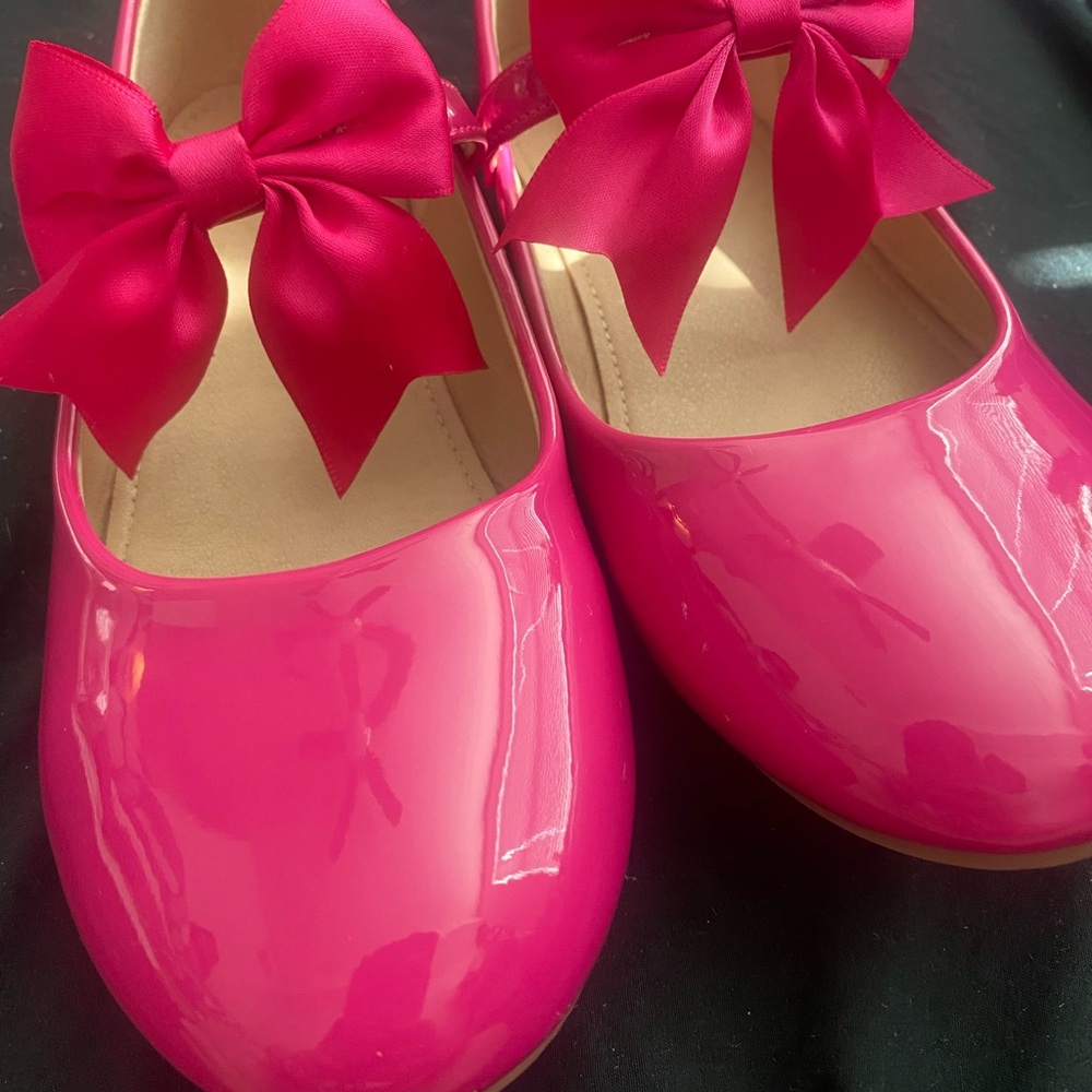 Girls' Bright Pink Patent Dress Shoes with Bow
